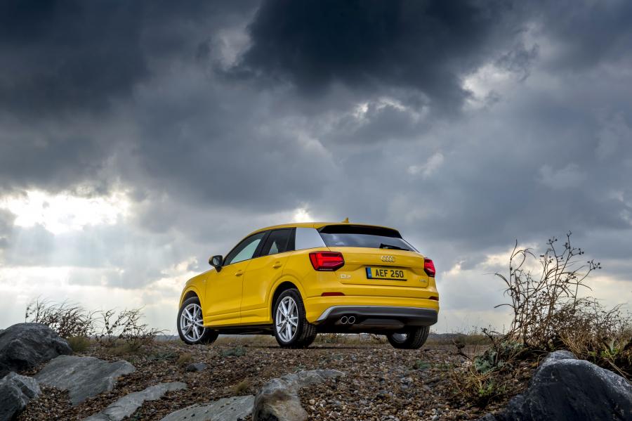  Audi Q2 TFSI S-Line 2016 года  (UK) (фото 2 из 32)